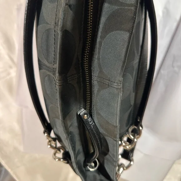 Coach Black Hobo Bag. - Picture 3 of 11